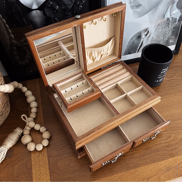 VINTAGE CARVED SOLID WOOD LARGE JEWELRY BOX #0351 - Picture 5 of 13